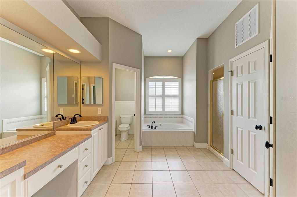 Active With Contract: $3,900 (3 beds, 2 baths, 2573 Square Feet)