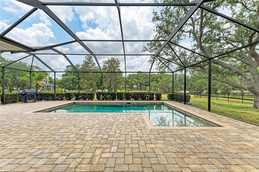 Active With Contract: $3,900 (3 beds, 2 baths, 2573 Square Feet)