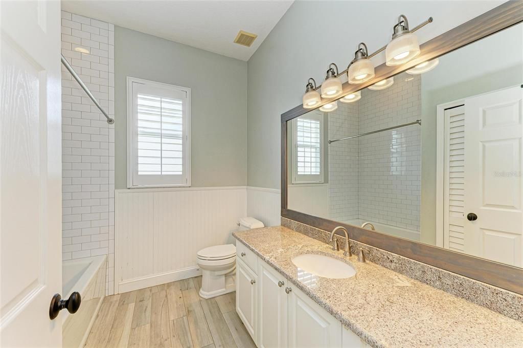 Active With Contract: $3,900 (3 beds, 2 baths, 2573 Square Feet)