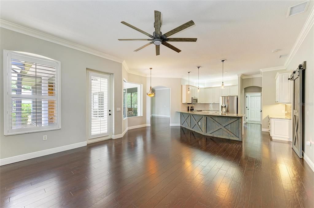 Active With Contract: $3,900 (3 beds, 2 baths, 2573 Square Feet)