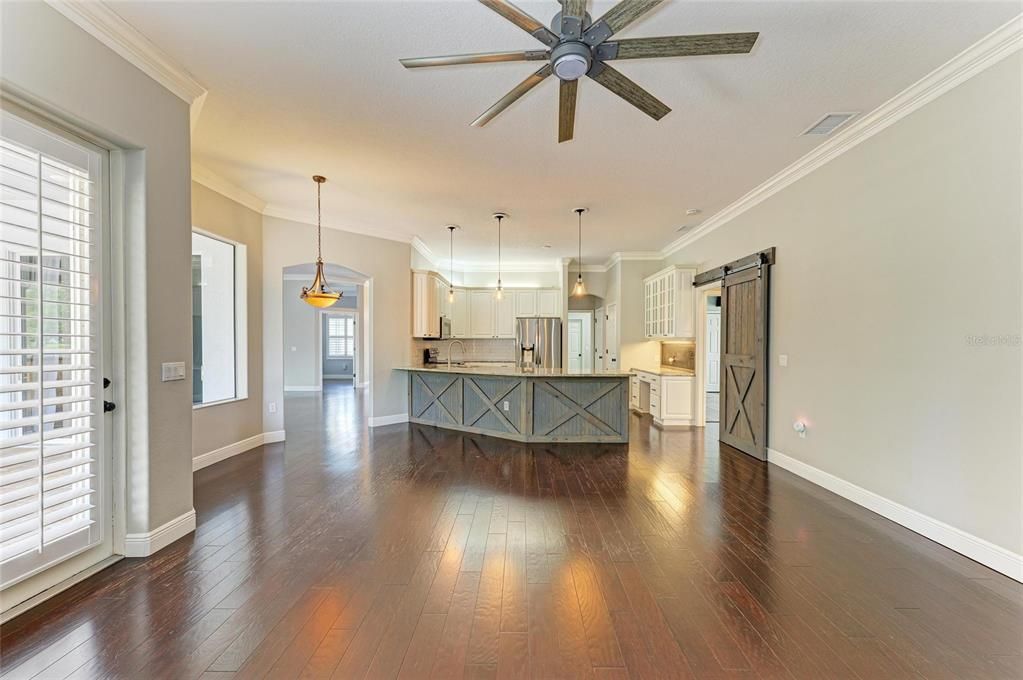 Active With Contract: $3,900 (3 beds, 2 baths, 2573 Square Feet)