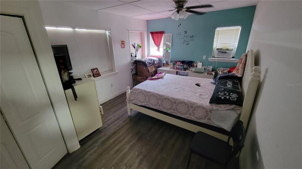 Activo con contrato: $260,000 (3 camas, 2 baños, 1056 Pies cuadrados)