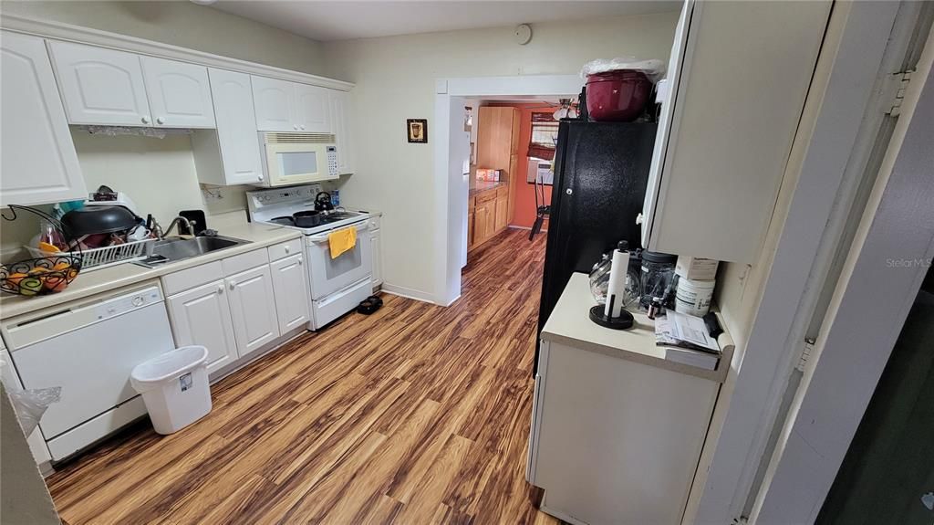 Activo con contrato: $260,000 (3 camas, 2 baños, 1056 Pies cuadrados)