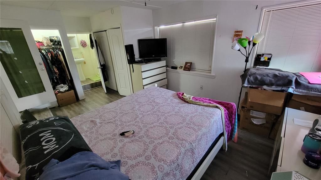 Activo con contrato: $260,000 (3 camas, 2 baños, 1056 Pies cuadrados)