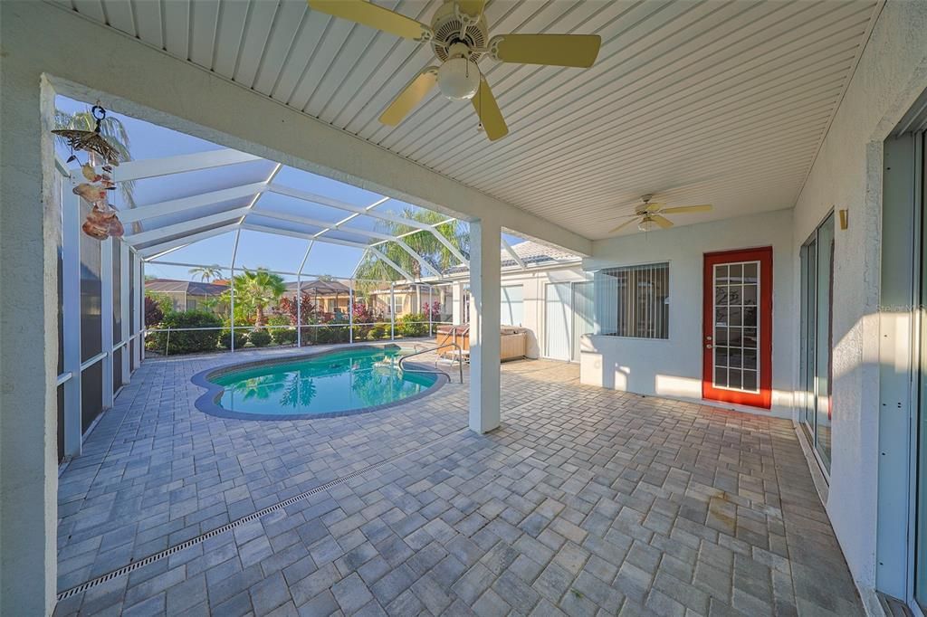 En Venta: $564,900 (3 camas, 2 baños, 2139 Pies cuadrados)