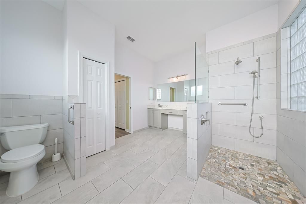 En Venta: $564,900 (3 camas, 2 baños, 2139 Pies cuadrados)