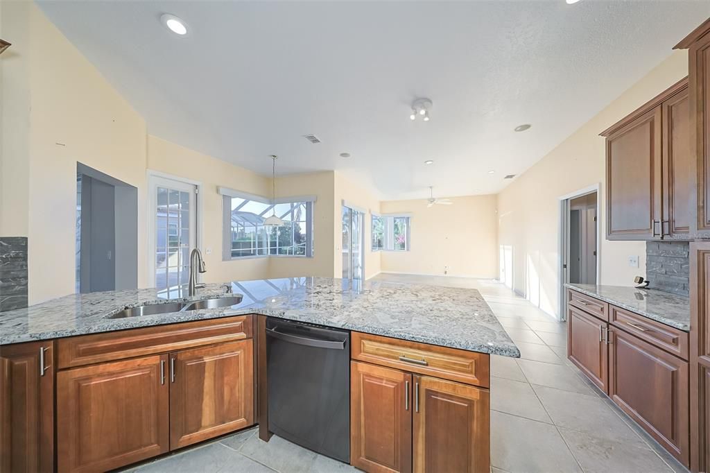 En Venta: $564,900 (3 camas, 2 baños, 2139 Pies cuadrados)