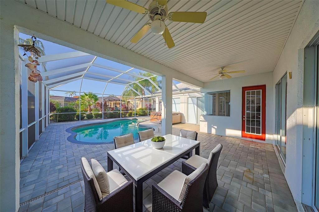 En Venta: $564,900 (3 camas, 2 baños, 2139 Pies cuadrados)