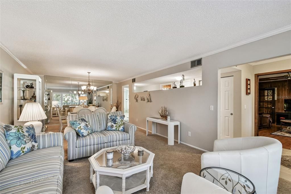 For Sale: $359,900 (3 beds, 3 baths, 2190 Square Feet)