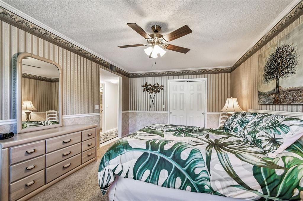 For Sale: $359,900 (3 beds, 3 baths, 2190 Square Feet)