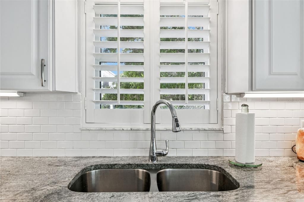 For Sale: $359,900 (3 beds, 3 baths, 2190 Square Feet)