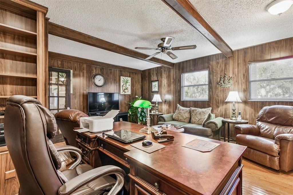 For Sale: $359,900 (3 beds, 3 baths, 2190 Square Feet)