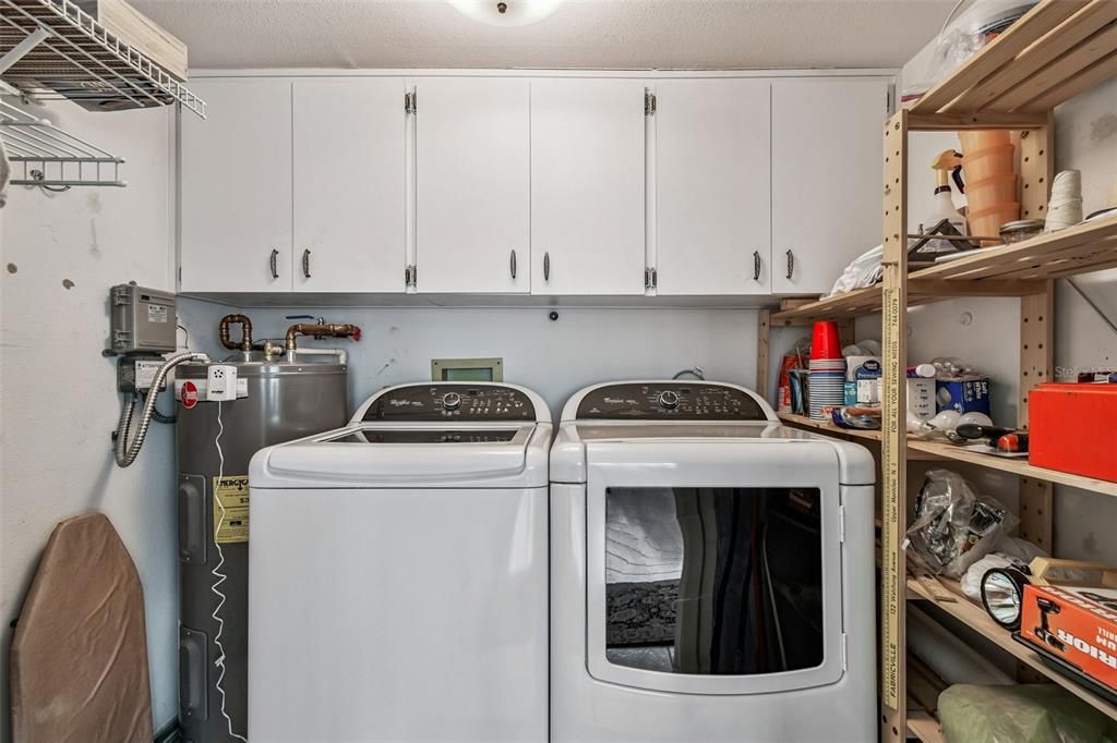 For Sale: $359,900 (3 beds, 3 baths, 2190 Square Feet)