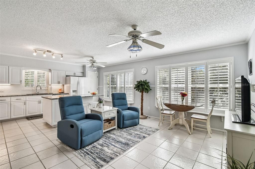 For Sale: $359,900 (3 beds, 3 baths, 2190 Square Feet)