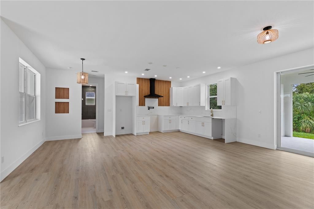 For Sale: $429,000 (3 beds, 2 baths, 1569 Square Feet)