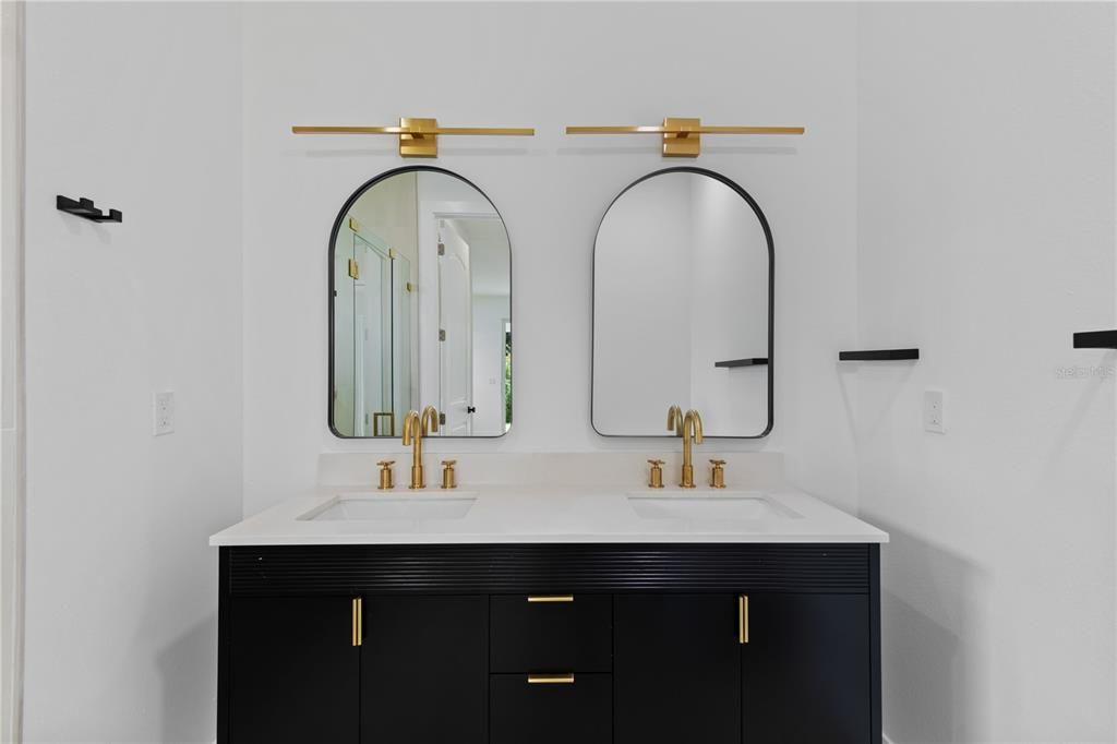 For Sale: $429,000 (3 beds, 2 baths, 1569 Square Feet)