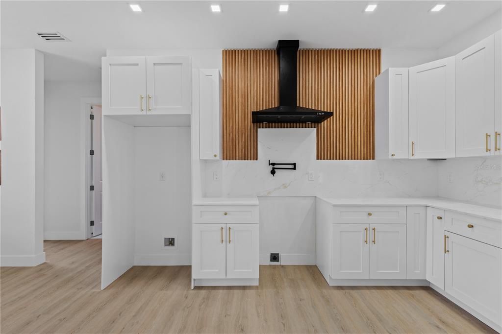 For Sale: $429,000 (3 beds, 2 baths, 1569 Square Feet)