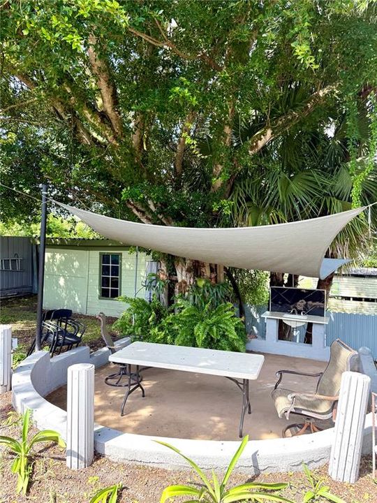 For Sale: $185,000 (3 beds, 2 baths, 720 Square Feet)