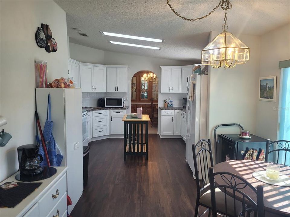 Active With Contract: $155,900 (3 beds, 2 baths, 1647 Square Feet)