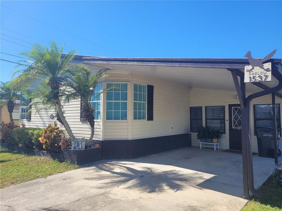 Active With Contract: $155,900 (3 beds, 2 baths, 1647 Square Feet)