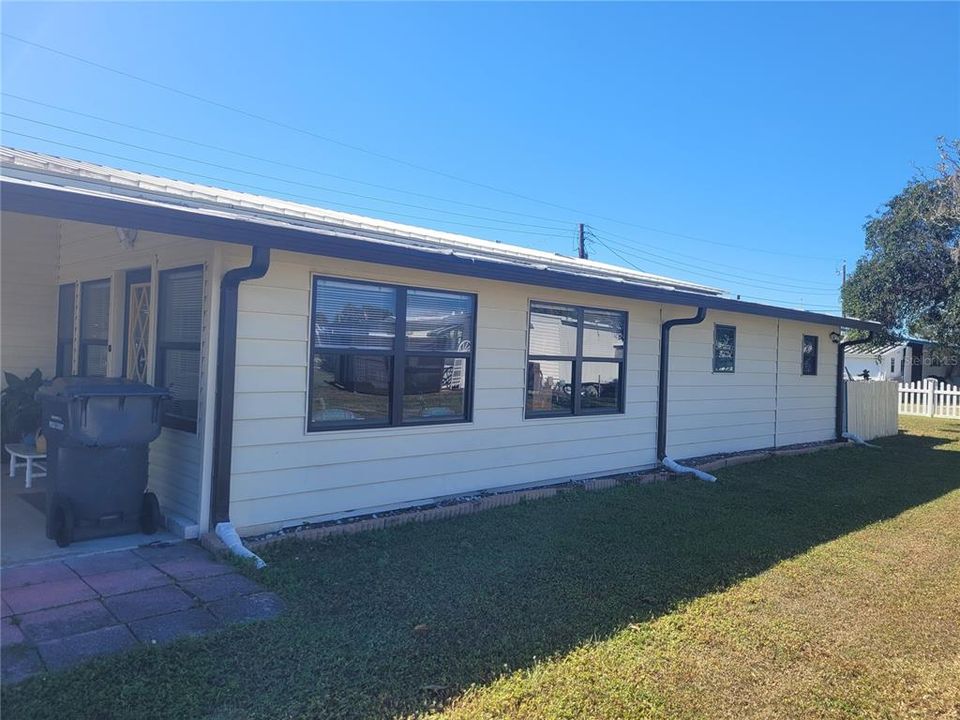 Active With Contract: $155,900 (3 beds, 2 baths, 1647 Square Feet)