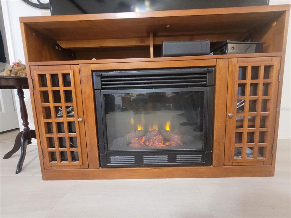 Active With Contract: $155,900 (3 beds, 2 baths, 1647 Square Feet)