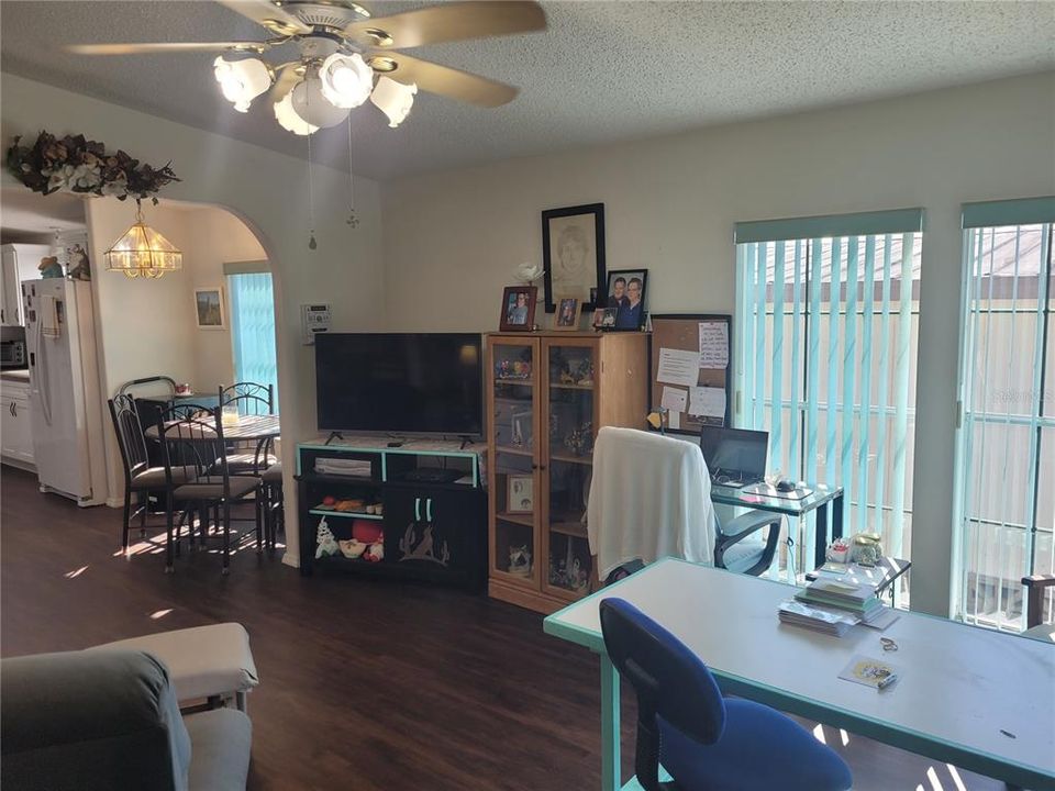 Active With Contract: $155,900 (3 beds, 2 baths, 1647 Square Feet)