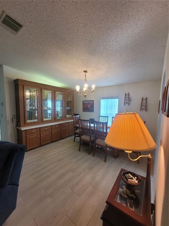 Active With Contract: $155,900 (3 beds, 2 baths, 1647 Square Feet)