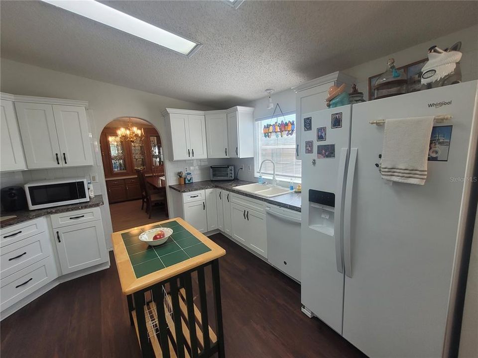 Active With Contract: $155,900 (3 beds, 2 baths, 1647 Square Feet)