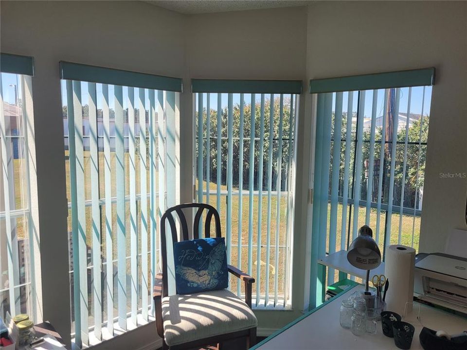 Active With Contract: $155,900 (3 beds, 2 baths, 1647 Square Feet)