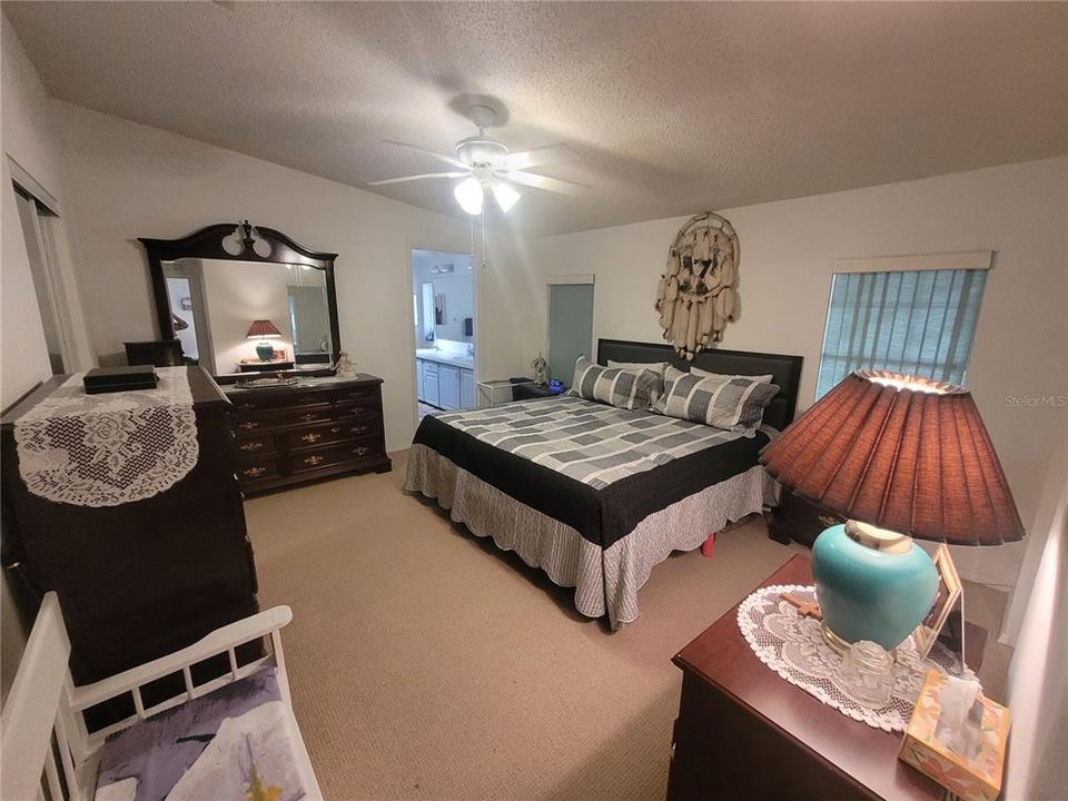 Active With Contract: $155,900 (3 beds, 2 baths, 1647 Square Feet)