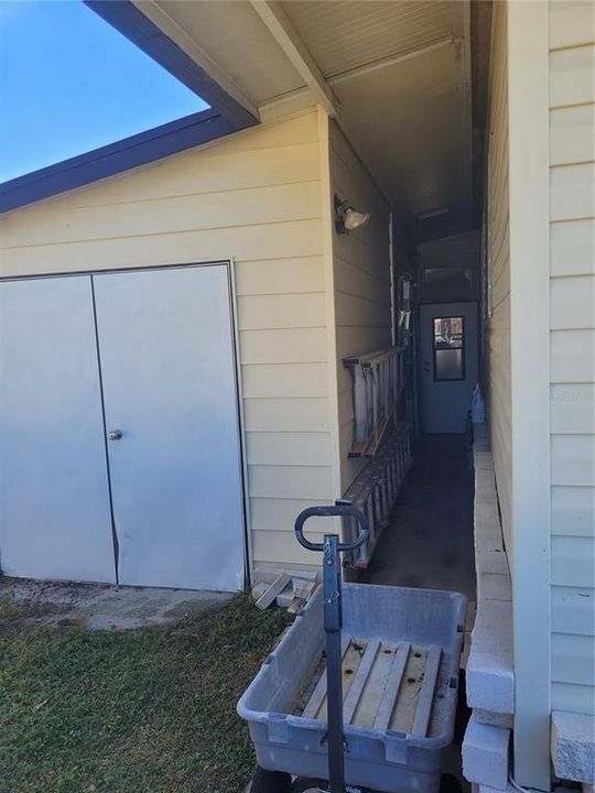 Active With Contract: $155,900 (3 beds, 2 baths, 1647 Square Feet)