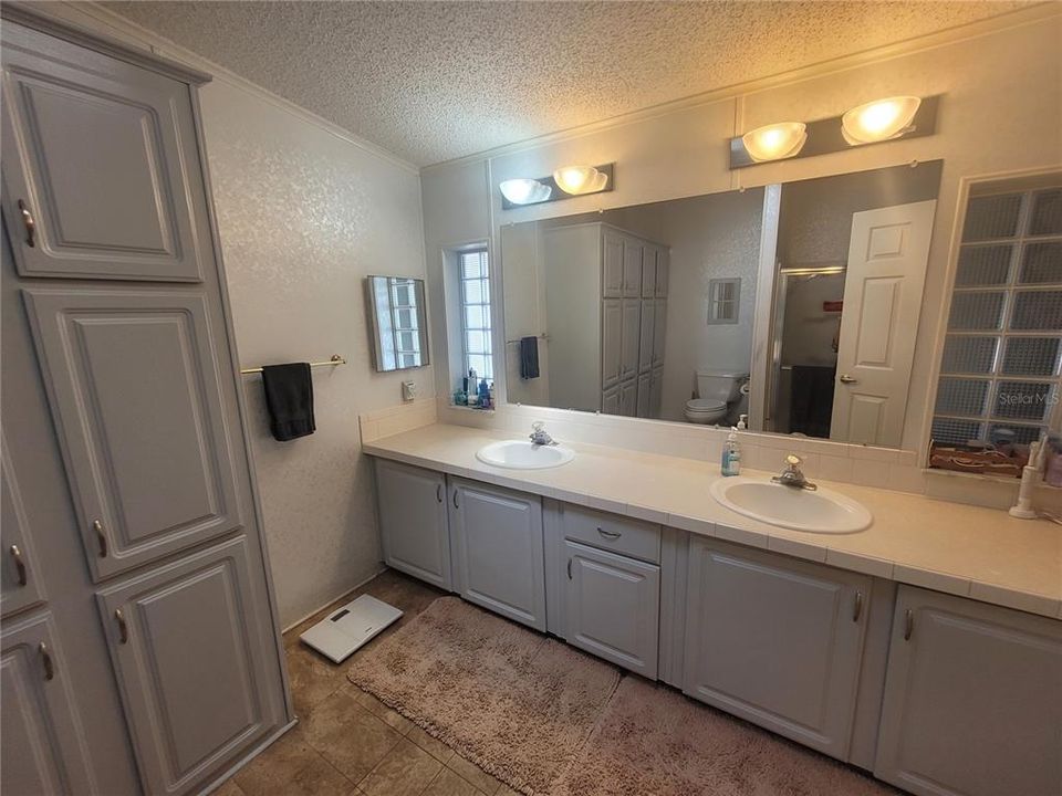 Active With Contract: $155,900 (3 beds, 2 baths, 1647 Square Feet)