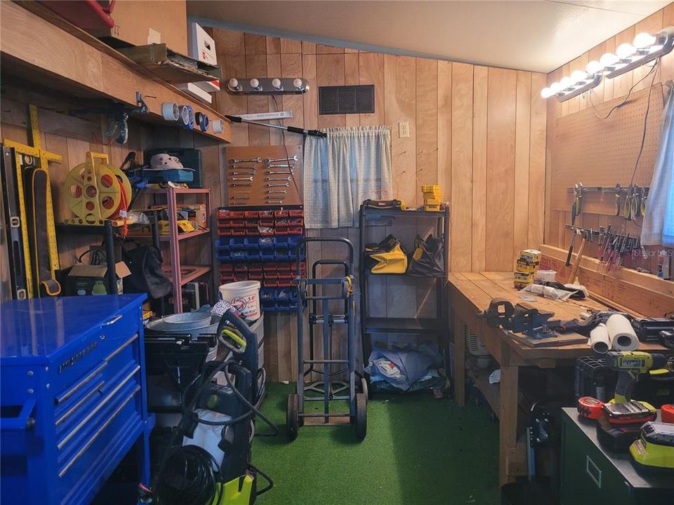 Active With Contract: $155,900 (3 beds, 2 baths, 1647 Square Feet)