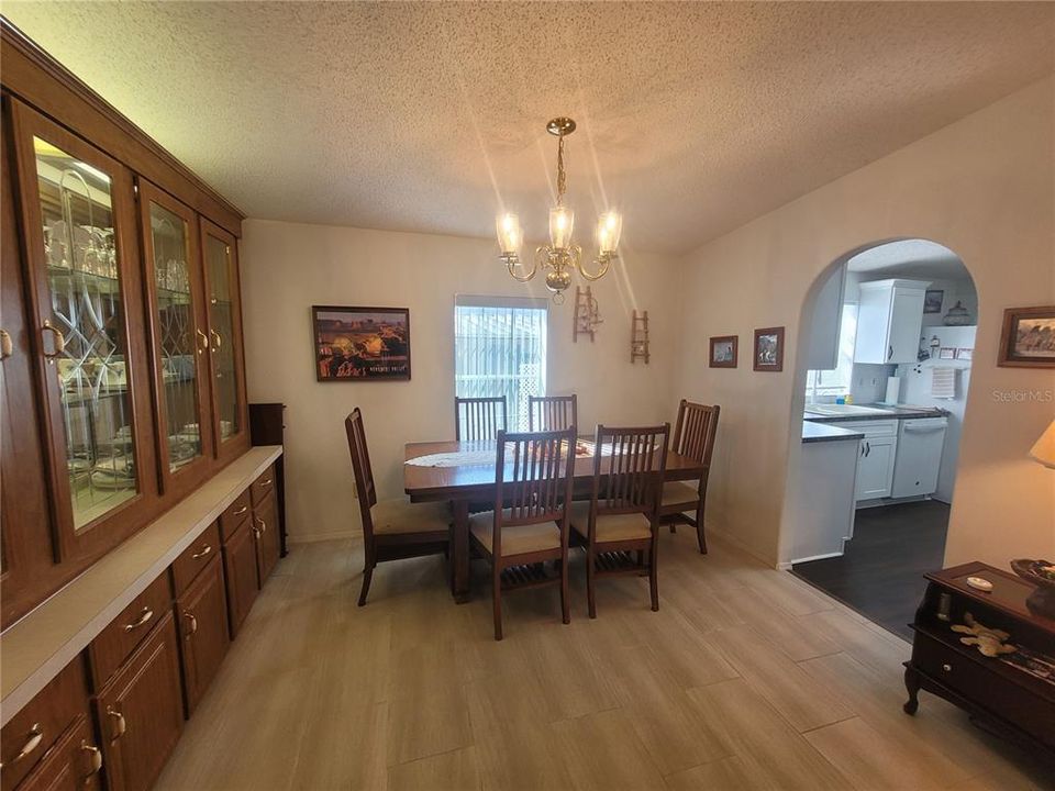 Active With Contract: $155,900 (3 beds, 2 baths, 1647 Square Feet)