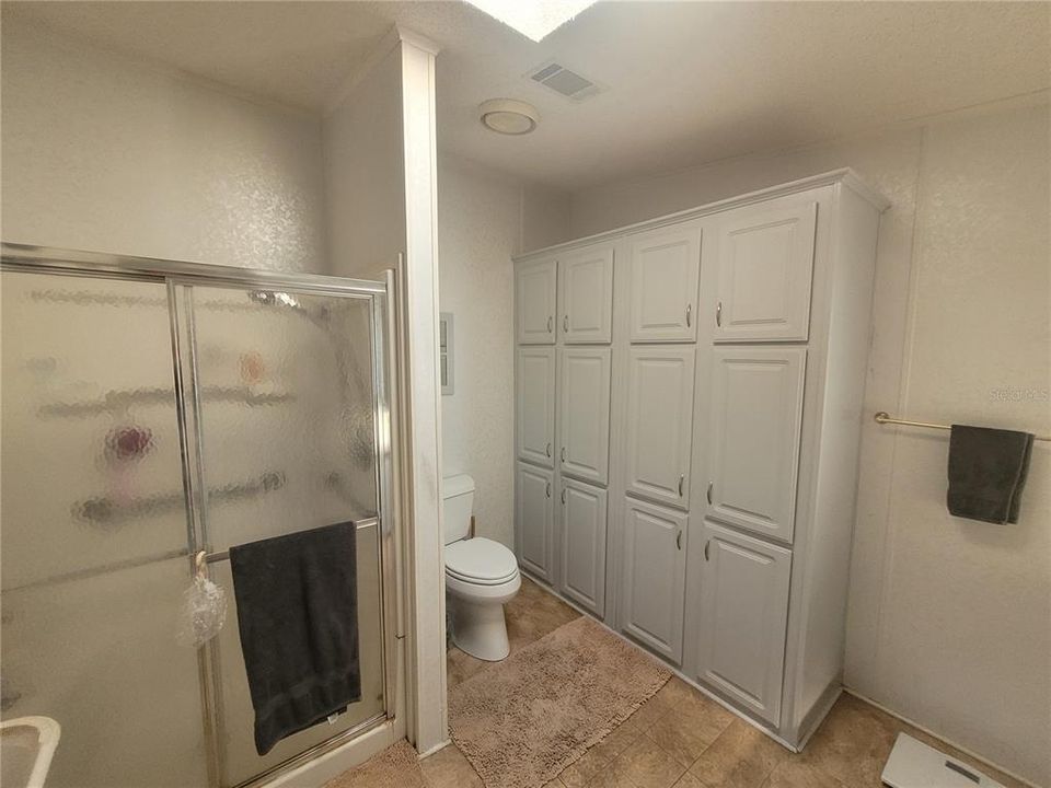 Active With Contract: $155,900 (3 beds, 2 baths, 1647 Square Feet)