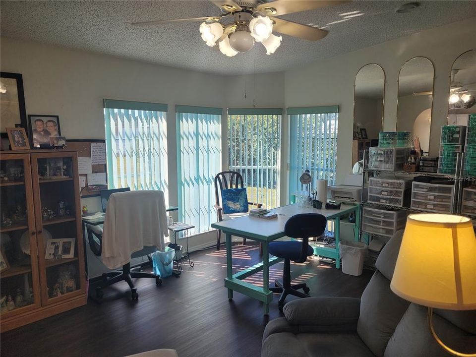 Active With Contract: $155,900 (3 beds, 2 baths, 1647 Square Feet)