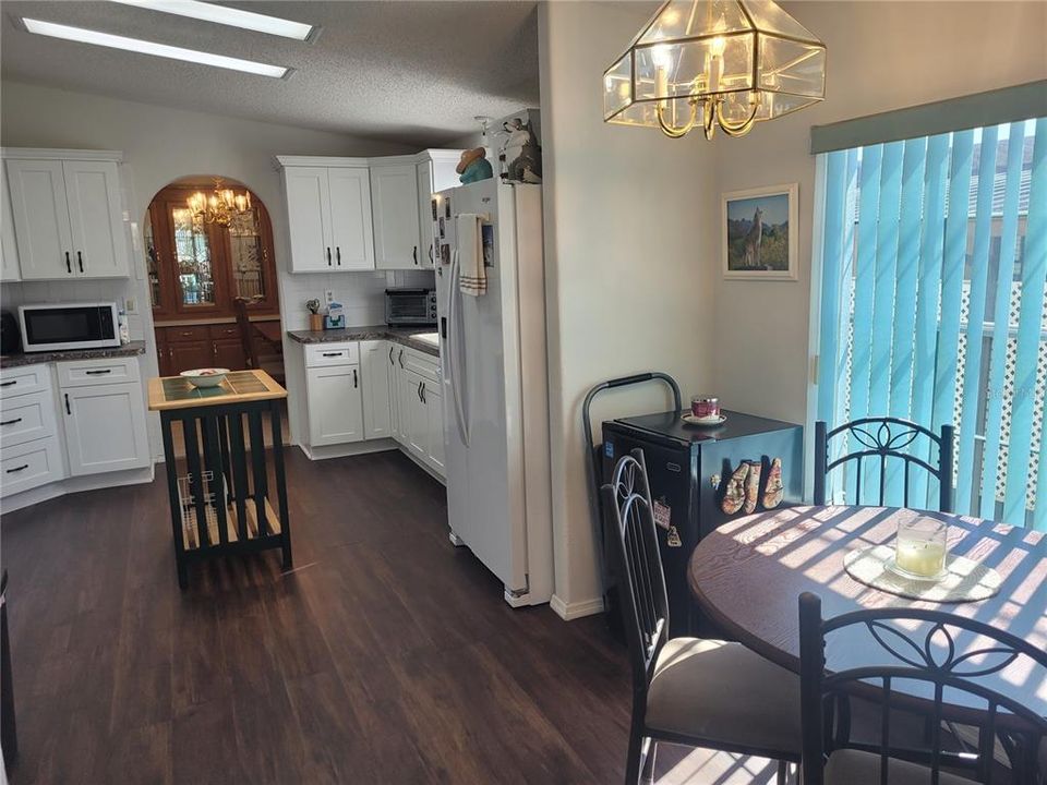 Active With Contract: $155,900 (3 beds, 2 baths, 1647 Square Feet)