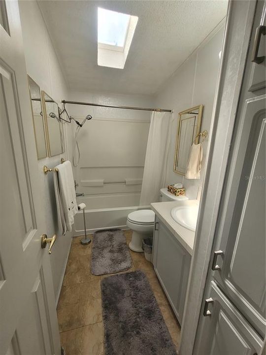 Active With Contract: $155,900 (3 beds, 2 baths, 1647 Square Feet)