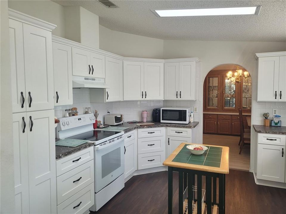 Active With Contract: $155,900 (3 beds, 2 baths, 1647 Square Feet)