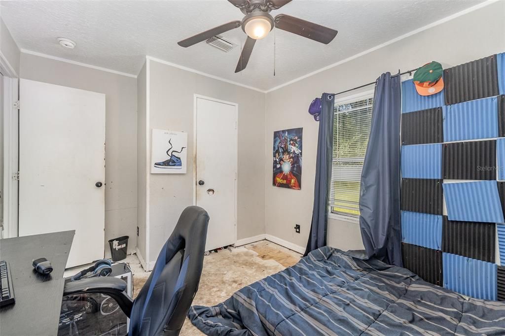 En Venta: $299,900 (5 camas, 3 baños, 1976 Pies cuadrados)