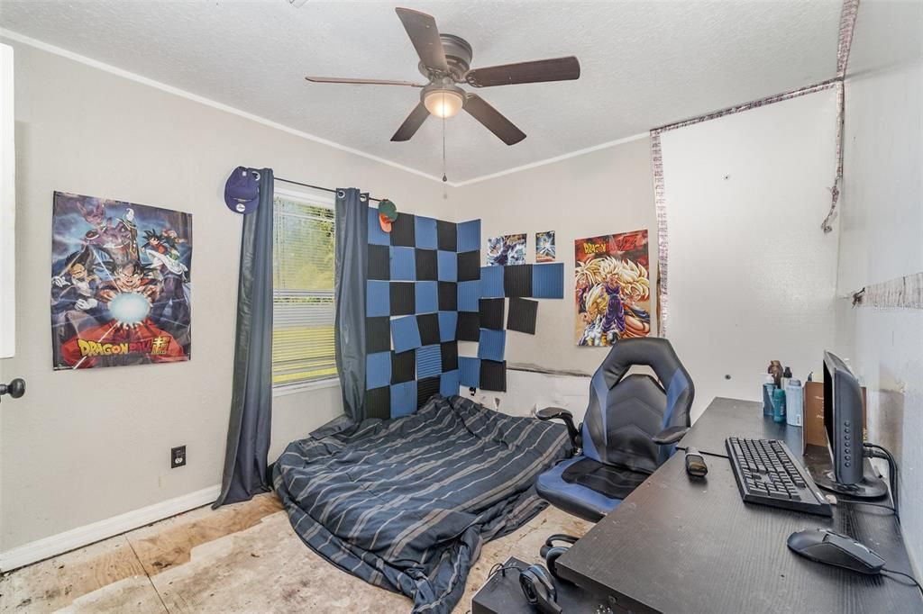 En Venta: $299,900 (5 camas, 3 baños, 1976 Pies cuadrados)