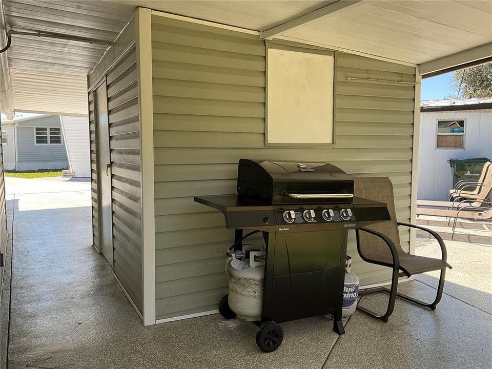 For Sale: $189,500 (2 beds, 2 baths, 1100 Square Feet)