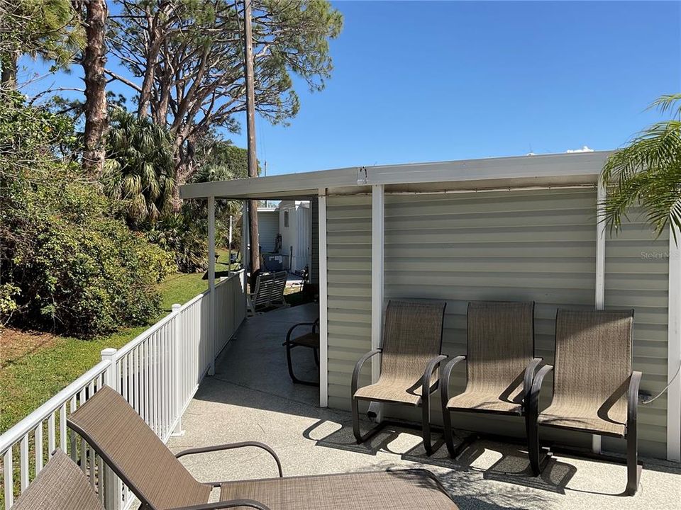 For Sale: $189,500 (2 beds, 2 baths, 1100 Square Feet)