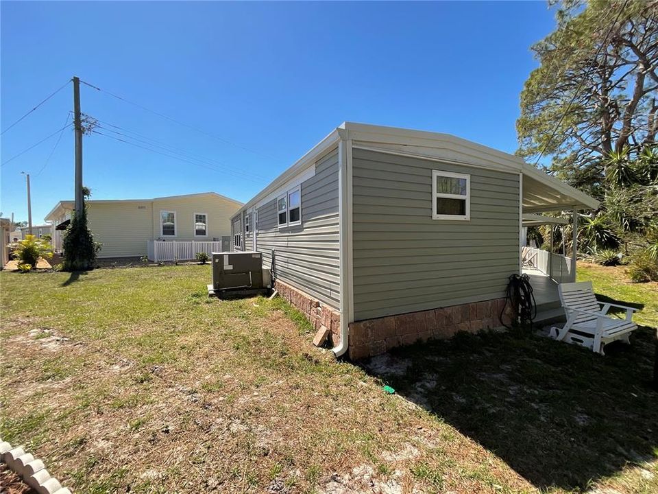 For Sale: $189,500 (2 beds, 2 baths, 1100 Square Feet)