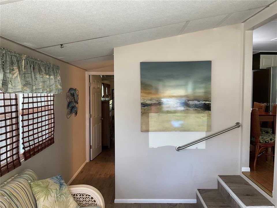 For Sale: $189,500 (2 beds, 2 baths, 1100 Square Feet)