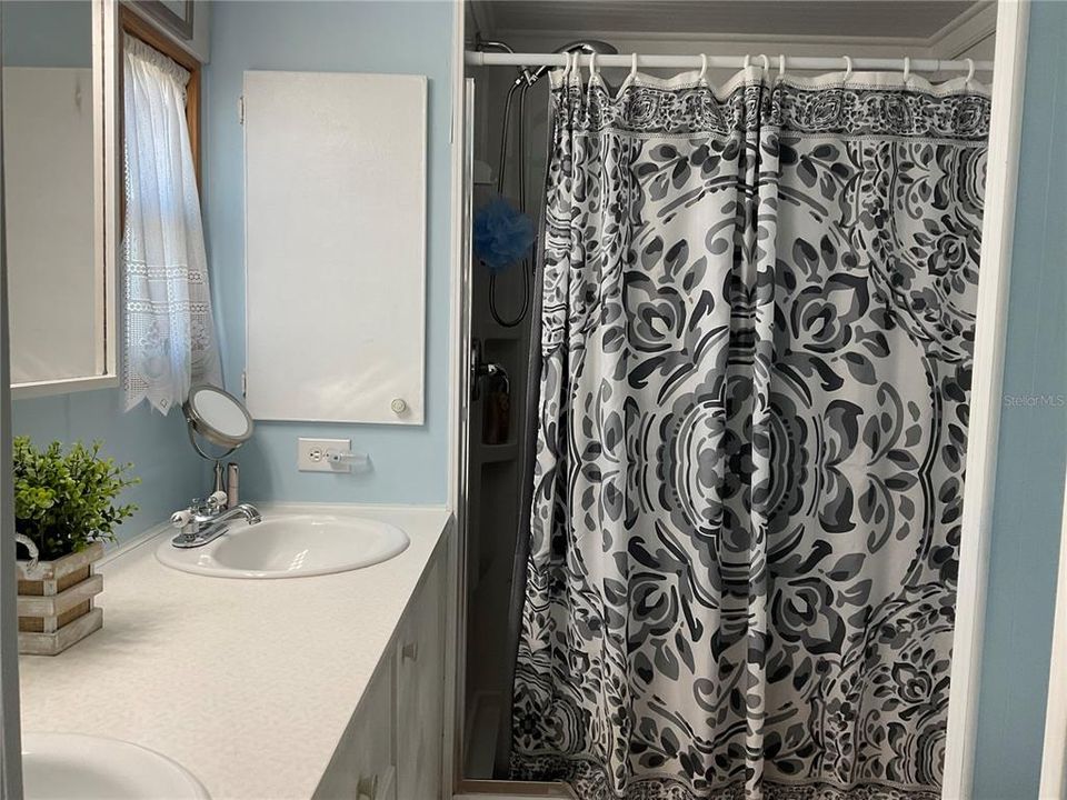 For Sale: $189,500 (2 beds, 2 baths, 1100 Square Feet)