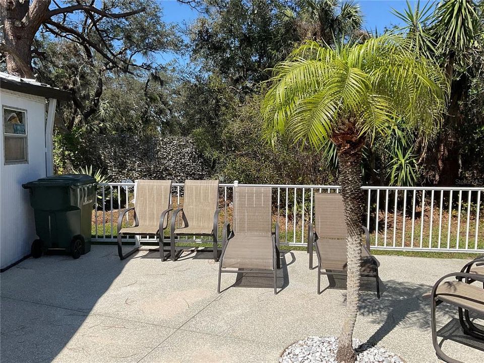 For Sale: $189,500 (2 beds, 2 baths, 1100 Square Feet)