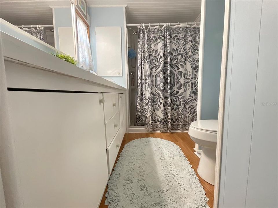 For Sale: $189,500 (2 beds, 2 baths, 1100 Square Feet)