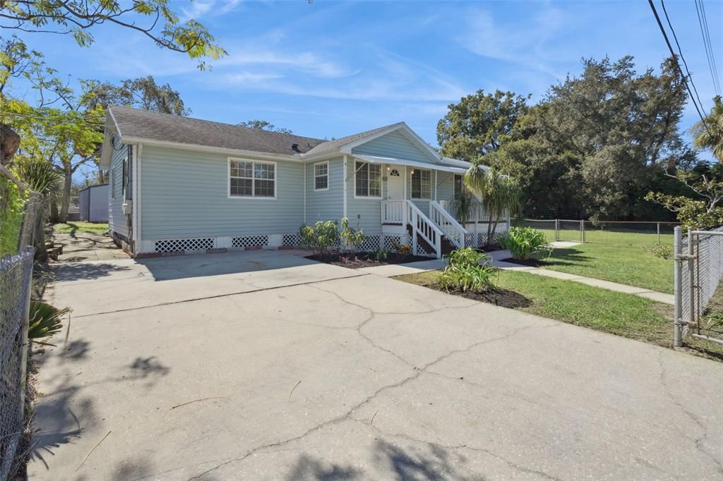 For Sale: $364,900 (3 beds, 2 baths, 1338 Square Feet)